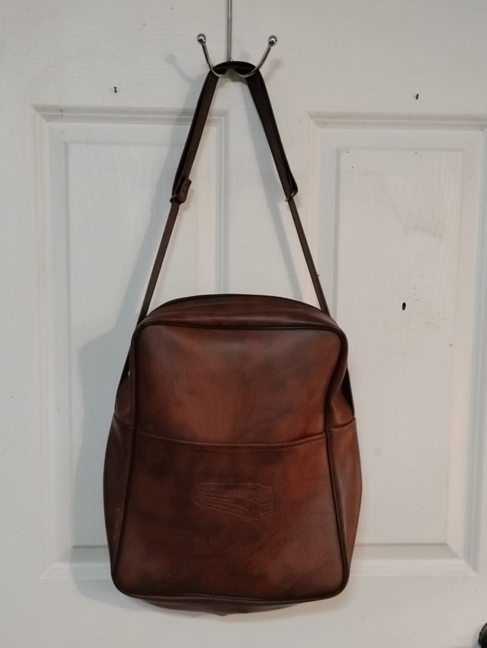 True Vintage Brown Vinyl Leather Shoulder Bag